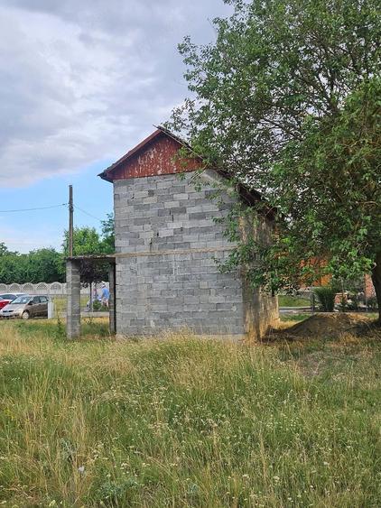 Casă cu Teren 150 Mp în Periam