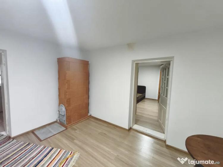 Casă cu 2 camere cu Teren 3000 Mp în Pădureni