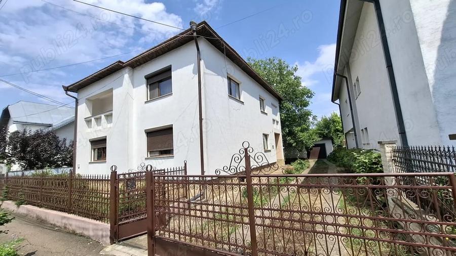 Casă cu 6 camere cu Teren 495 Mp în Central
