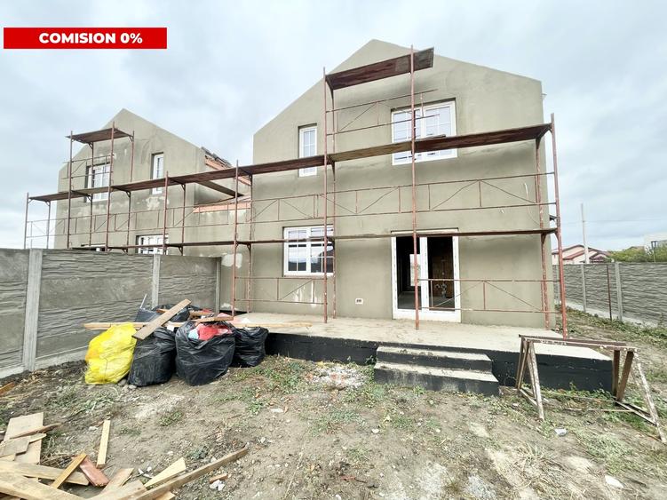 Duplex cu 4 camere cu Canalizare în Moșnița Nouă