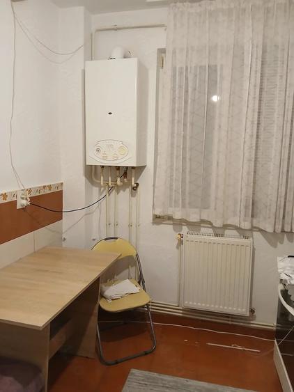 Apartament cu 2 camere semidecomandat în Podu Roș
