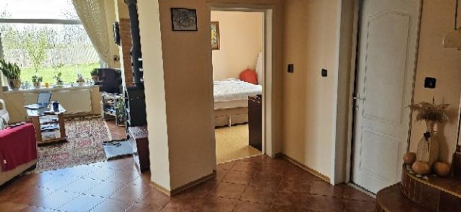 Casă individuală cu 5 camere cu Canalizare în Ciolpani