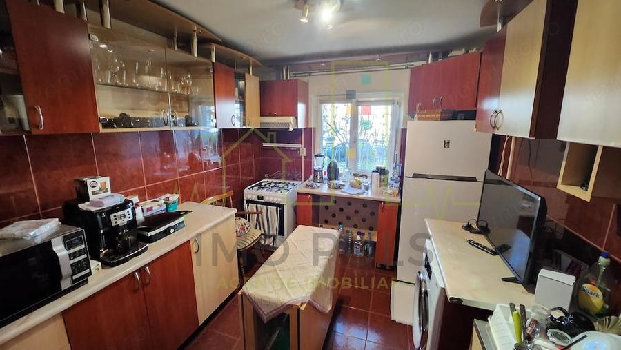 Apartament cu 2 camere semidecomandat în P-ța Unirii