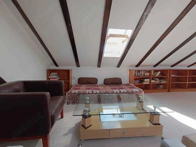 Apartament cu 3 camere decomandat în Zorilor