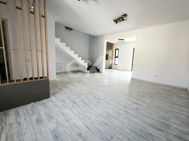 Casă cu 4 camere cu Canalizare în Trivale