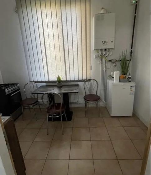 Apartament cu 2 camere decomandat în Petros