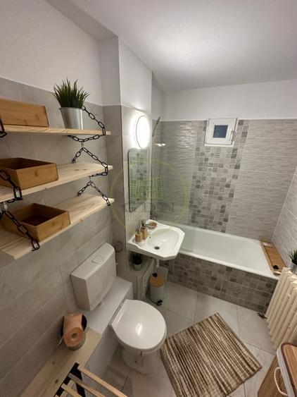Apartament cu 2 camere decomandat, mobilat în Valea Aurie