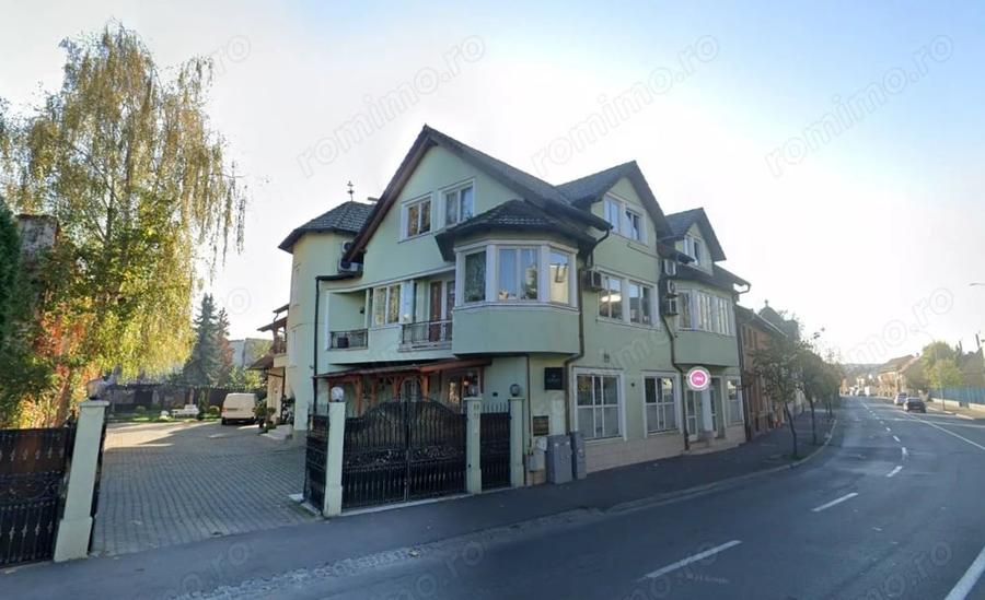 Casă cu 6 camere cu Teren 700 Mp în Central