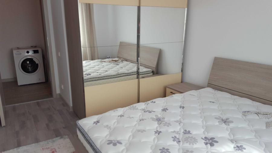 Apartament cu 2 camere decomandat în Roșu