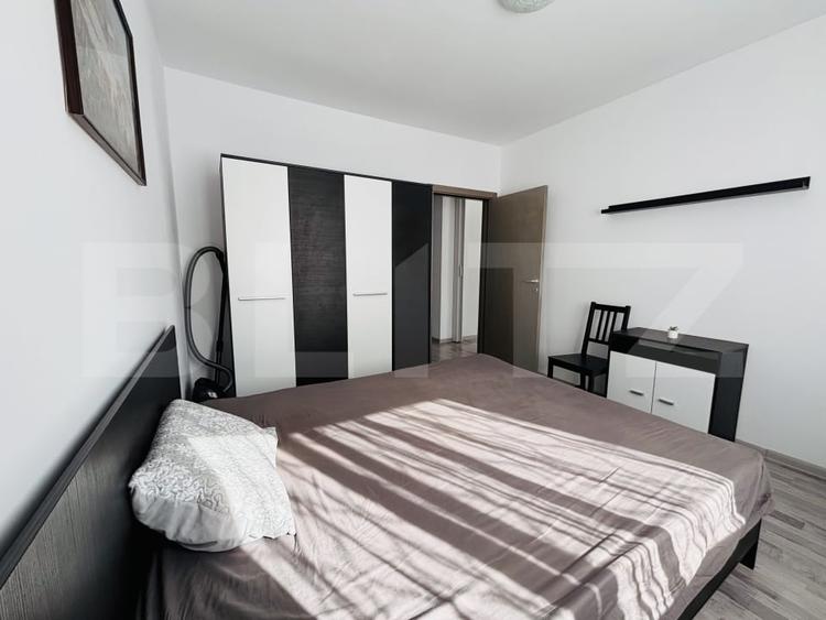 Apartament cu 3 camere decomandat, mobilat în Tractorul