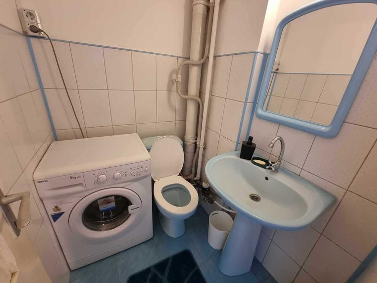 Apartament cu 3 camere decomandat în Socola