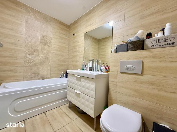 Apartament cu 3 camere semidecomandat în Ștefăneștii de Jos