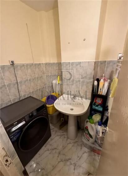 Apartament cu 3 camere decomandat, mobilat în Bucovina