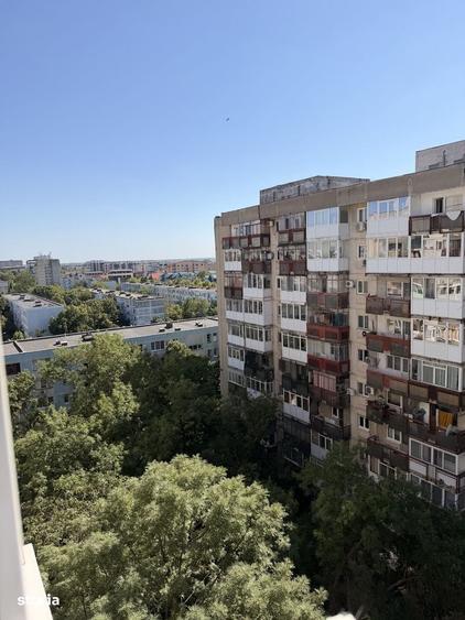 Apartament cu 3 camere decomandat în Drumul Taberei