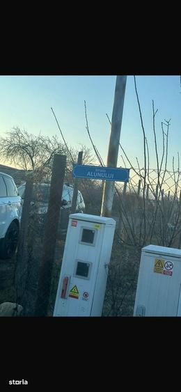 Vand teren intravilan , negociabil. - 2