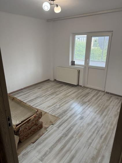 Apartament cu 2 camere nedecomandat în Calea București
