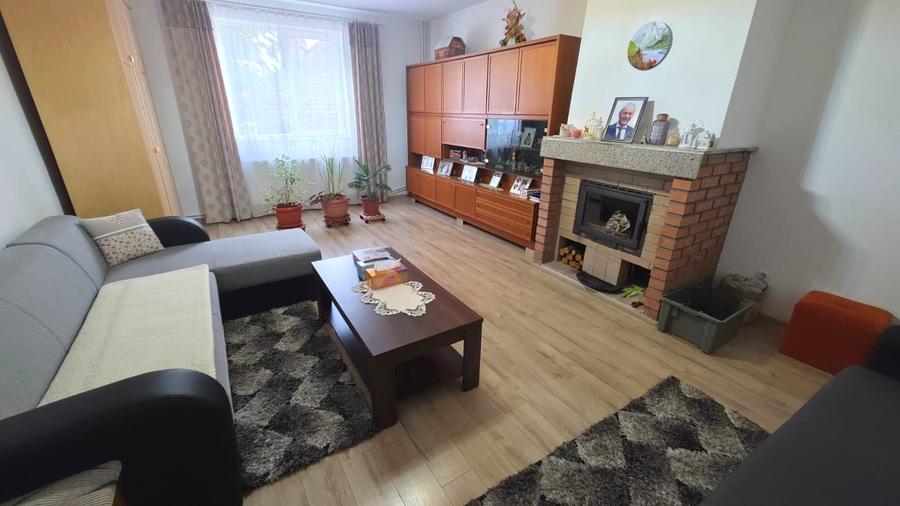 Casă individuală cu 5 camere cu Teren 564 Mp în Central