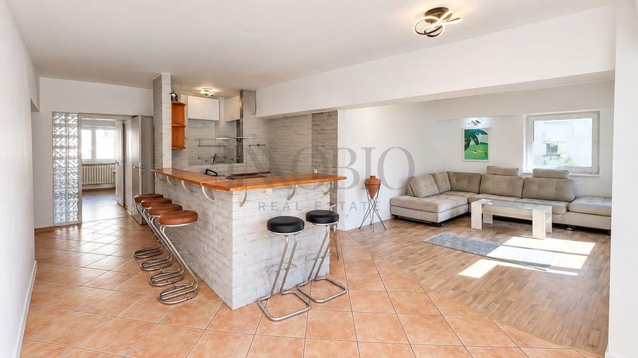 Apartament cu 3 camere decomandat, mobilat în Unirii