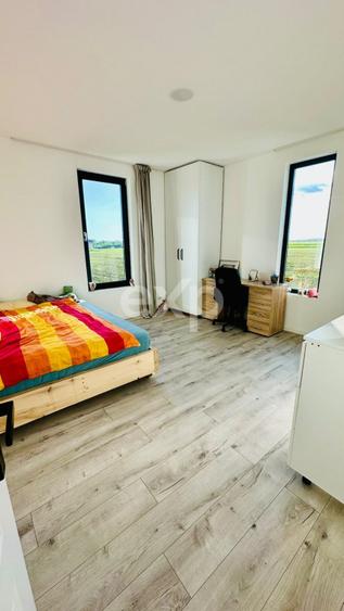 Casă cu 4 camere cu Teren 550 Mp în Săcueni