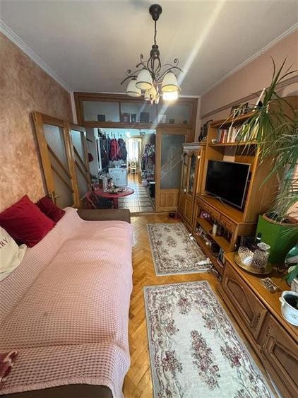 Apartament cu 4 camere decomandat în Ultracentral