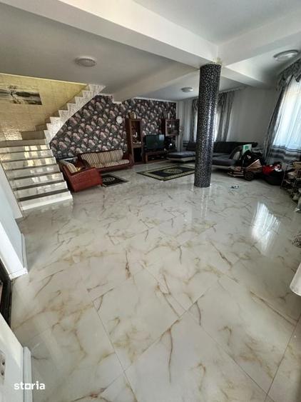 Casă cu 5 camere cu Teren 251 Mp în Central
