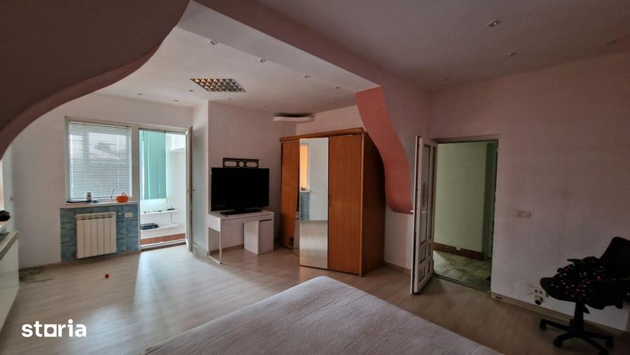 Casă cu 7 camere cu Piscina în Ferentari