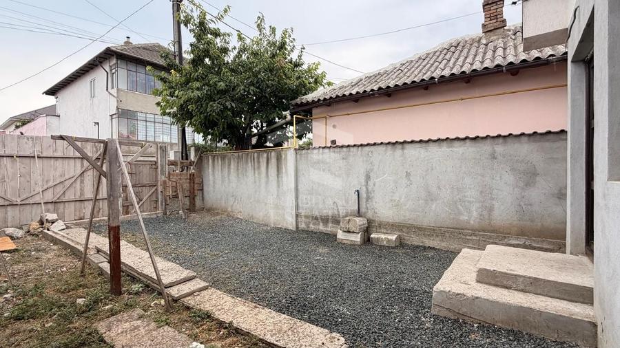 Casă individuală cu 2 camere cu Canalizare în Sud-Vest