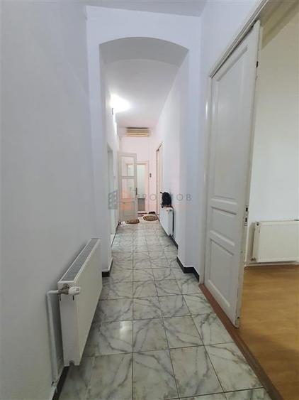 Casă individuală cu 3 camere cu Canalizare în 1 Decembrie