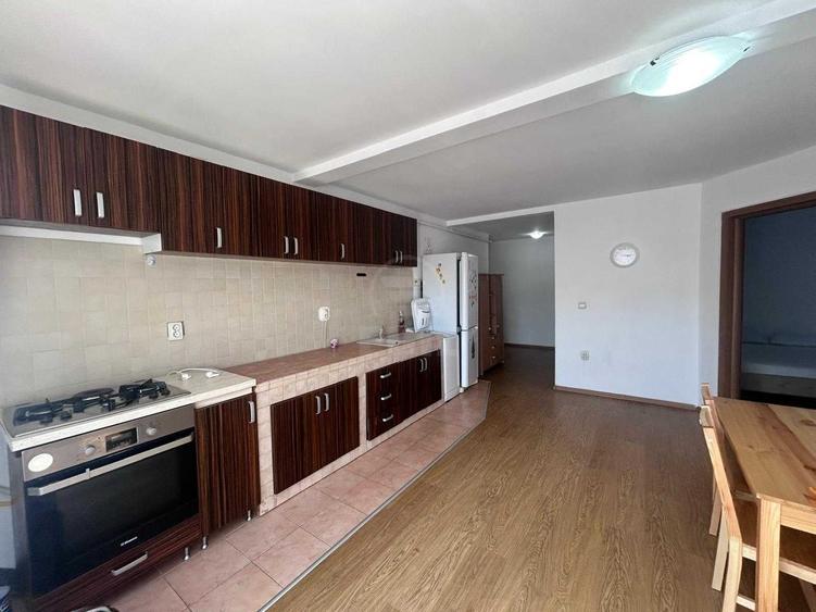 Apartament cu 2 camere semidecomandat în Florești