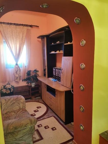 Casă individuală cu 5 camere cu Teren 1992 Mp în Ionești