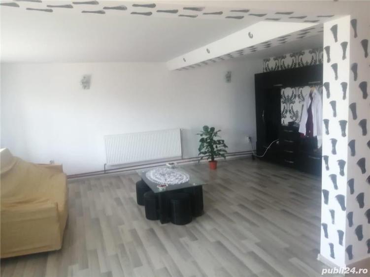 Casă cu 6 camere cu Teren 1000 Mp în Schela