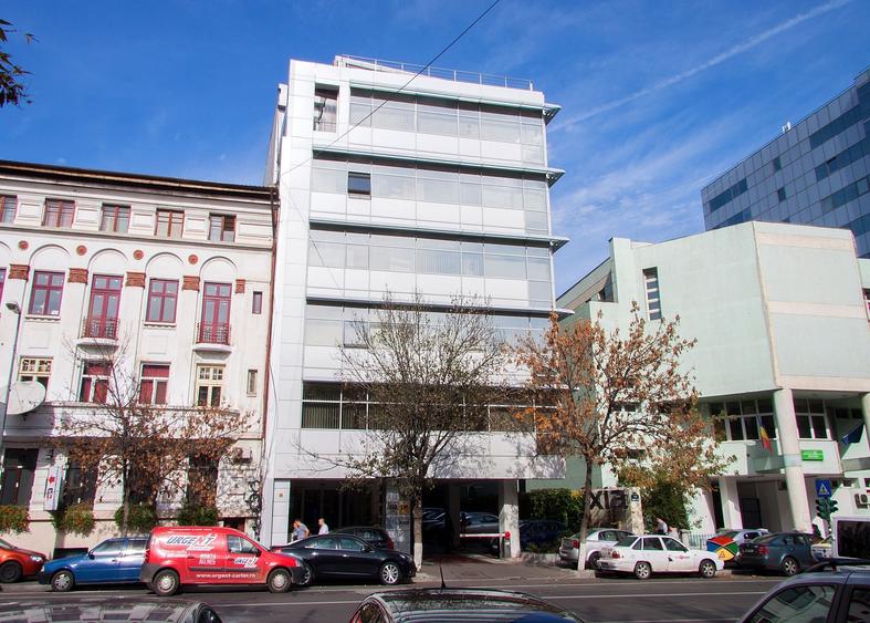 Birou, de 2,500 mp, în Cișmigiu