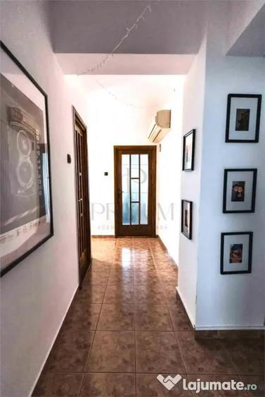 Apartament cu 4 camere decomandat în Central