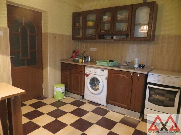 Apartament cu 2 camere semidecomandat, mobilat în Titan