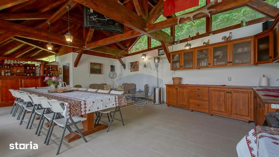 Casă cu 6 camere cu Teren 530 Mp în Dârste