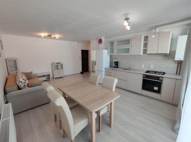 Apartament cu 3 camere, mobilat în Lazaret