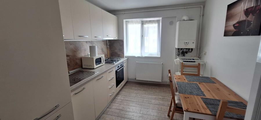 Apartament cu 2 camere decomandat în Exterior Vest