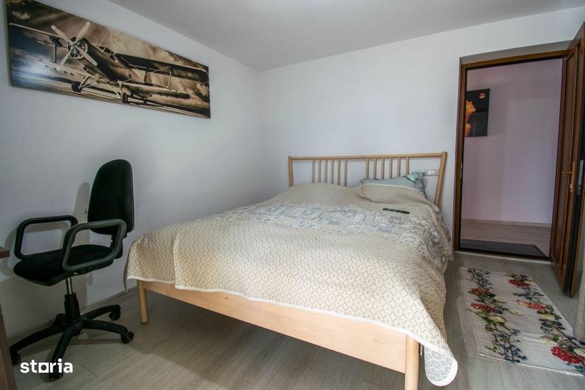 Casă cu 4 camere în Valea Roșie
