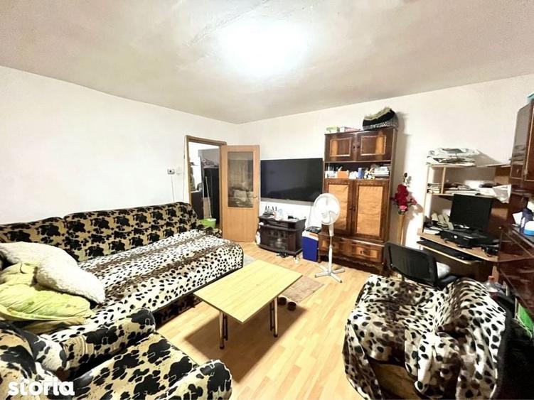 Apartament cu 3 camere decomandat în Lipovei