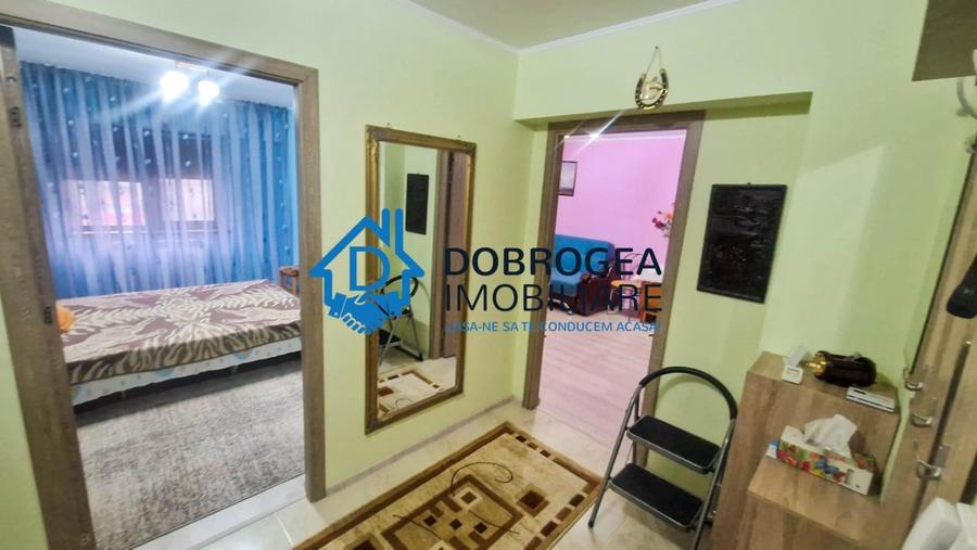 Apartament cu 2 camere decomandat, mobilat în Central