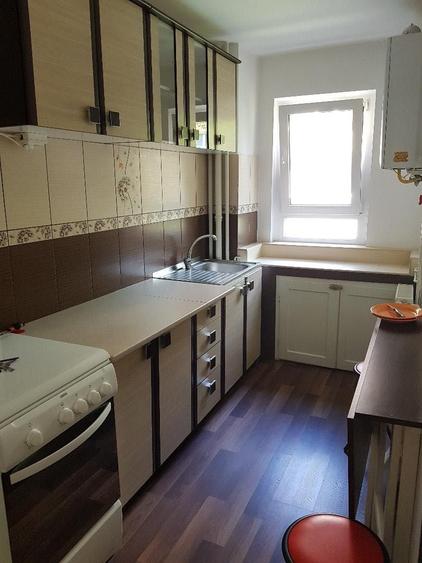 Apartament cu 2 camere semidecomandat în Centrul Civic