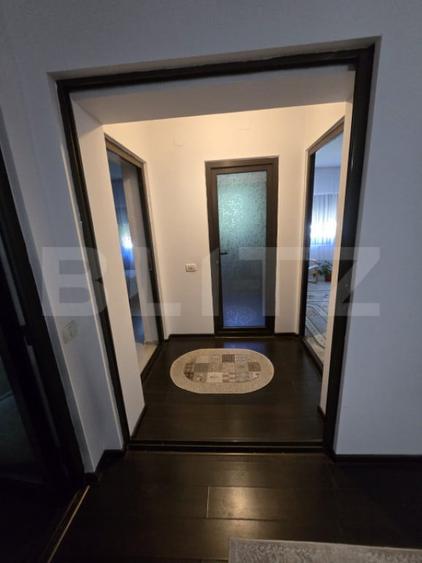 Apartament cu 3 camere decomandat în Micro 5