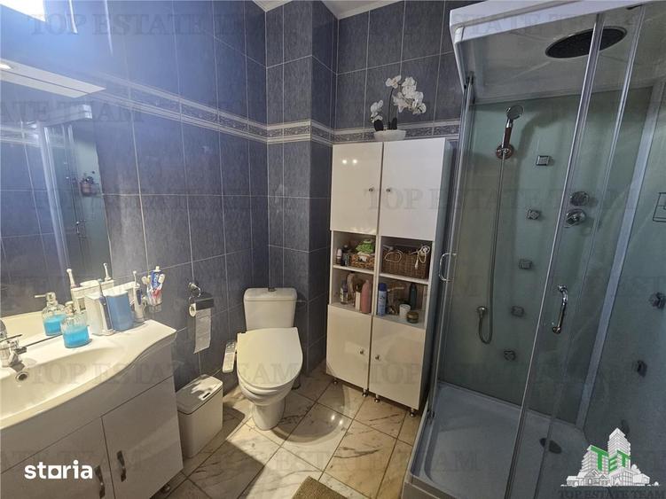 Casă cu 7 camere cu Teren 365 Mp în Km 4