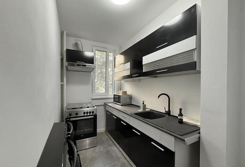 Apartament 4 camere renovat etaj 3 metrou Romancierilor - 8