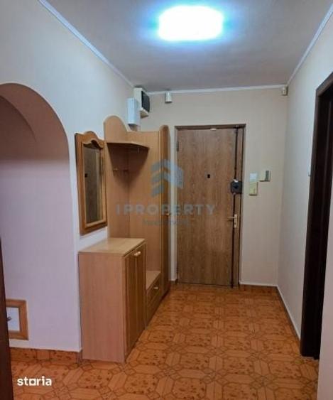 Apartament cu 3 camere decomandat în Nerva Traian