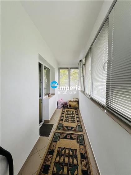 Apartament cu 3 camere decomandat în Păcurari