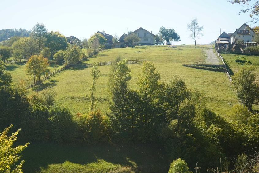 Teren de 2969 mp, în Măgura