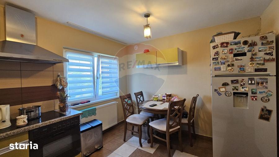 Casă cu 6 camere cu Teren 3614 Mp în Moara