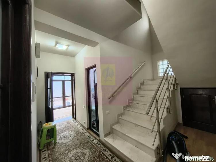 Casă cu 5 camere cu Teren 373 Mp în Afumați