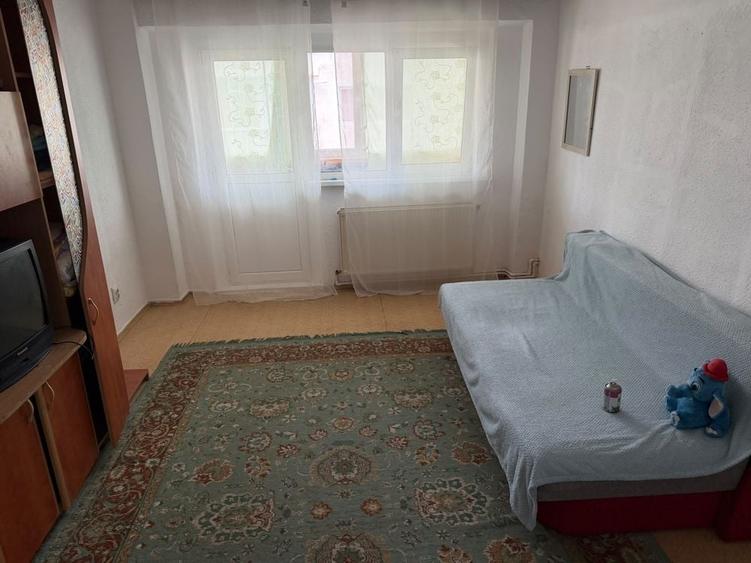 Inchiriez ap. 2 camere - 5
